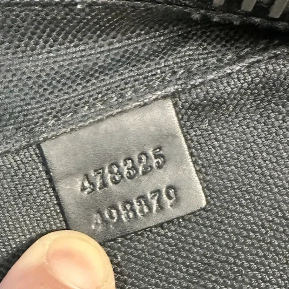 Gucci GG Supreme Sling / Messenger Bag. - Picture 2 of 3